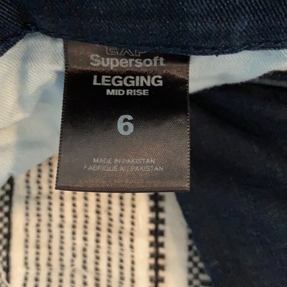 Express Mid Rise Jegging - Picture 3 of 7
